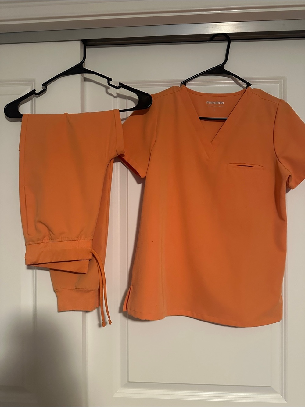 Mandala Orange scrub set - V-Neck Small - Picture 2 of 6